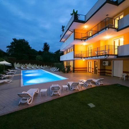 Ferretti Residence Garda Palace Пескьера-дель-Гарда Экстерьер фото