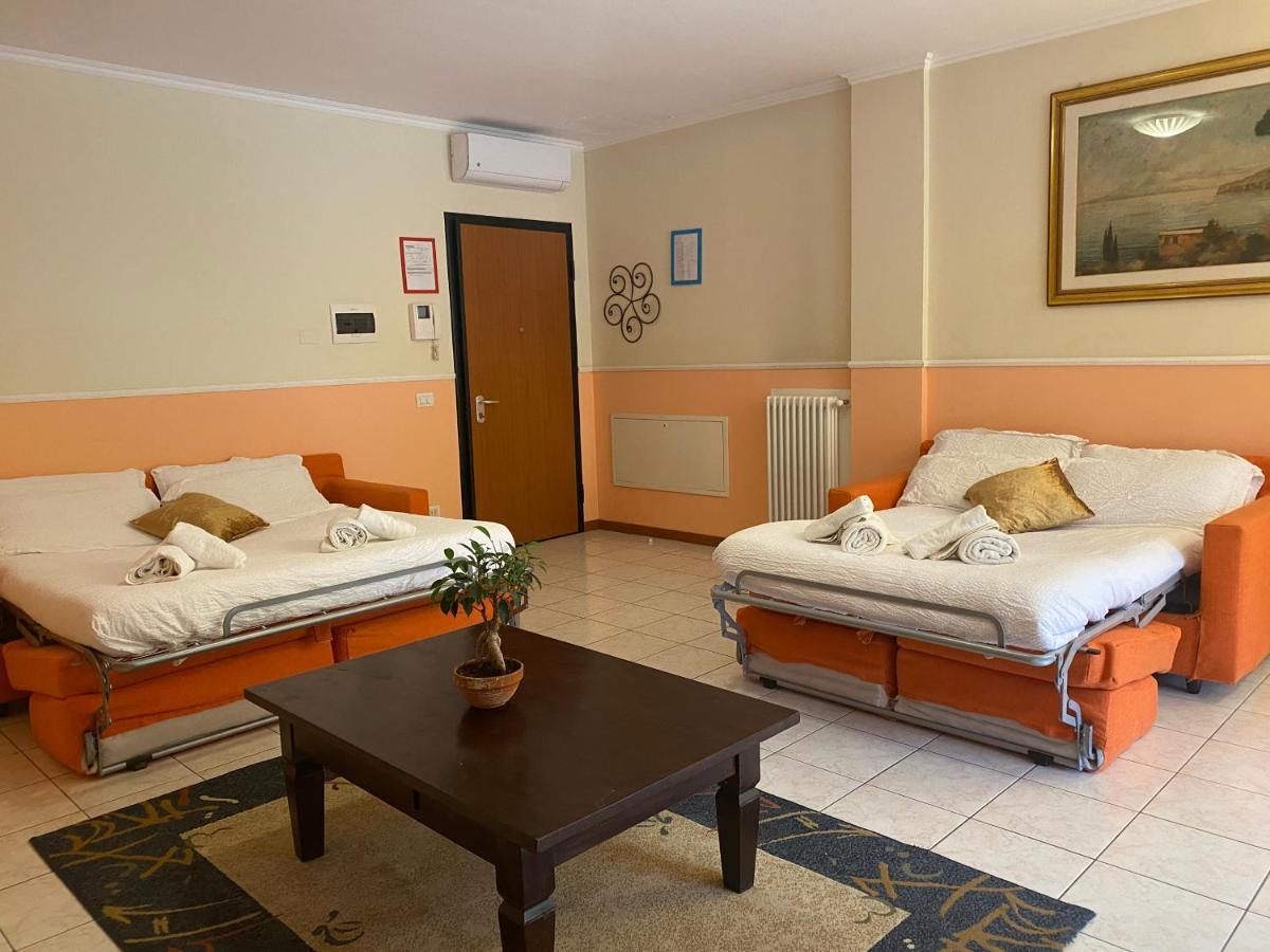 Ferretti Residence Garda Palace Пескьера-дель-Гарда Экстерьер фото